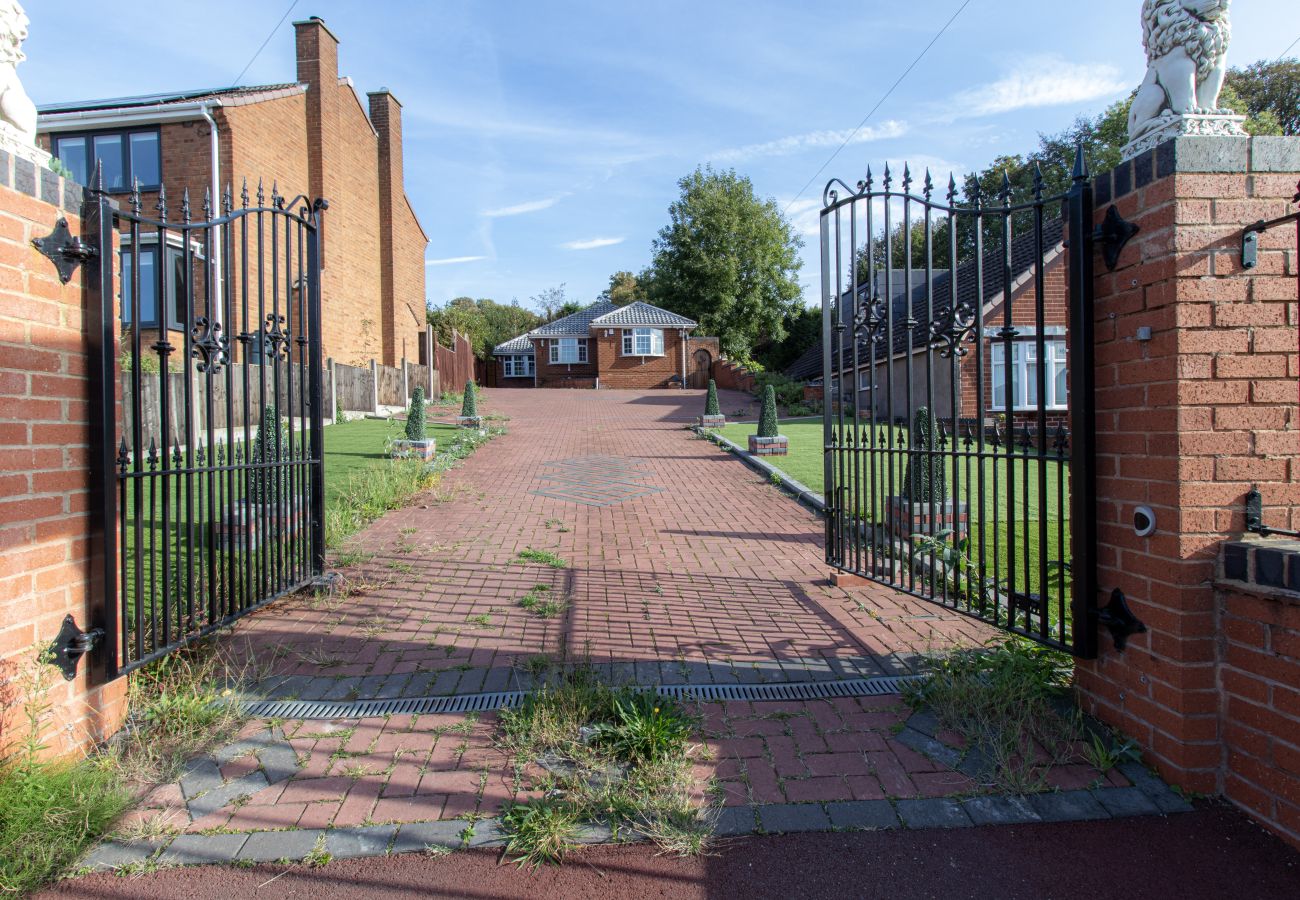 Bungalow in Dudley - Rowley Road
