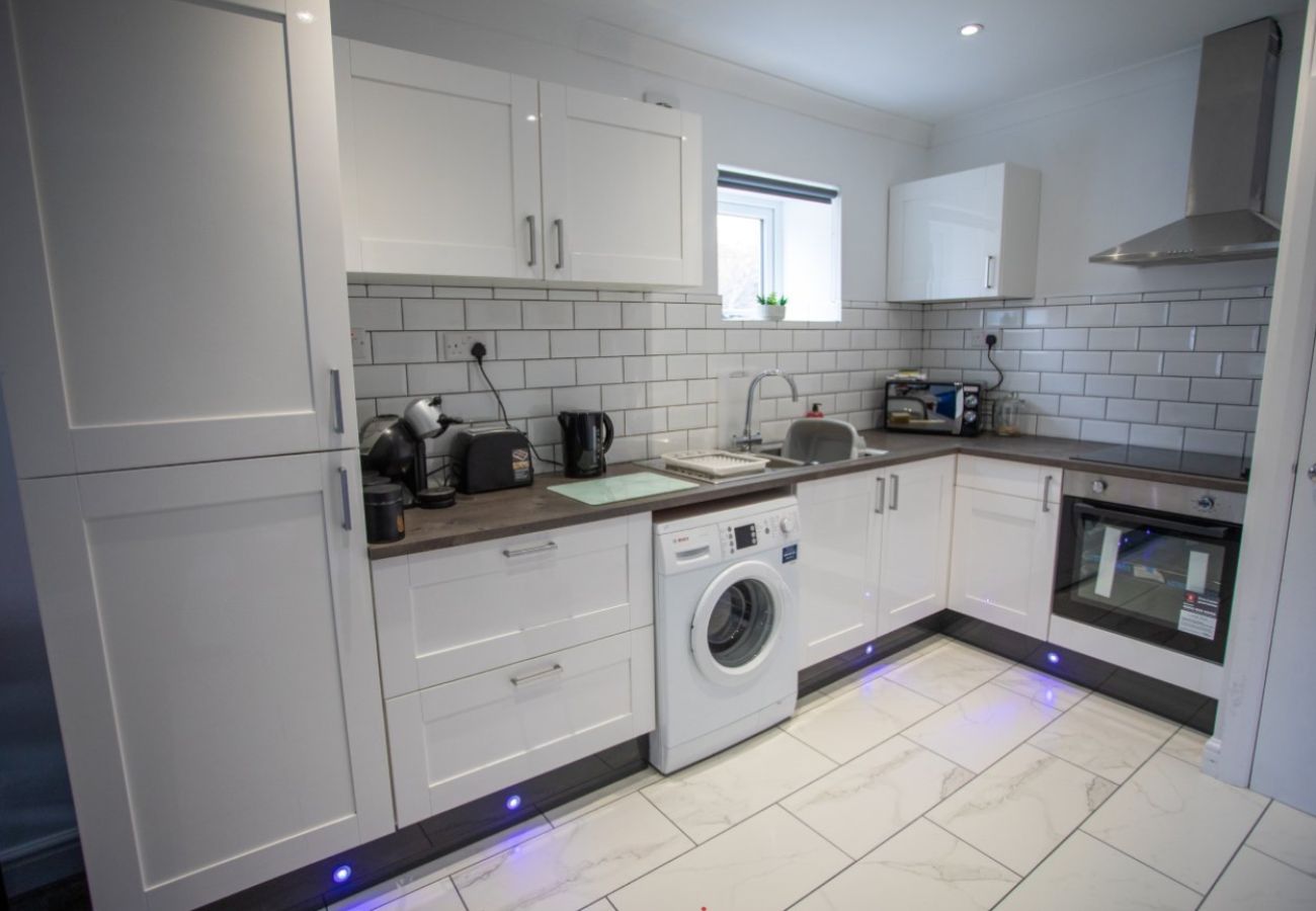 Apartment in Huddersfield - St Johns Avenue 2